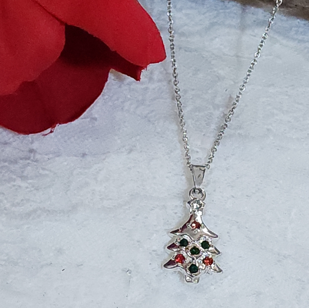 Vintage SP Avon Silver Plated Christmas Tree Pendant Necklace
